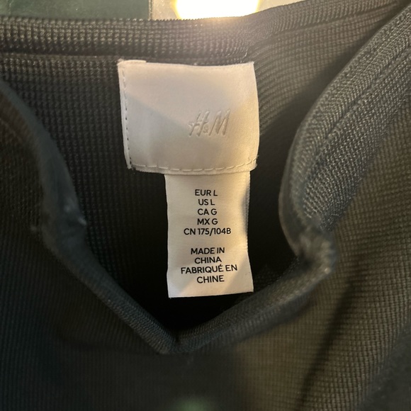 H&M Off shoulder top - Picture 2 of 5